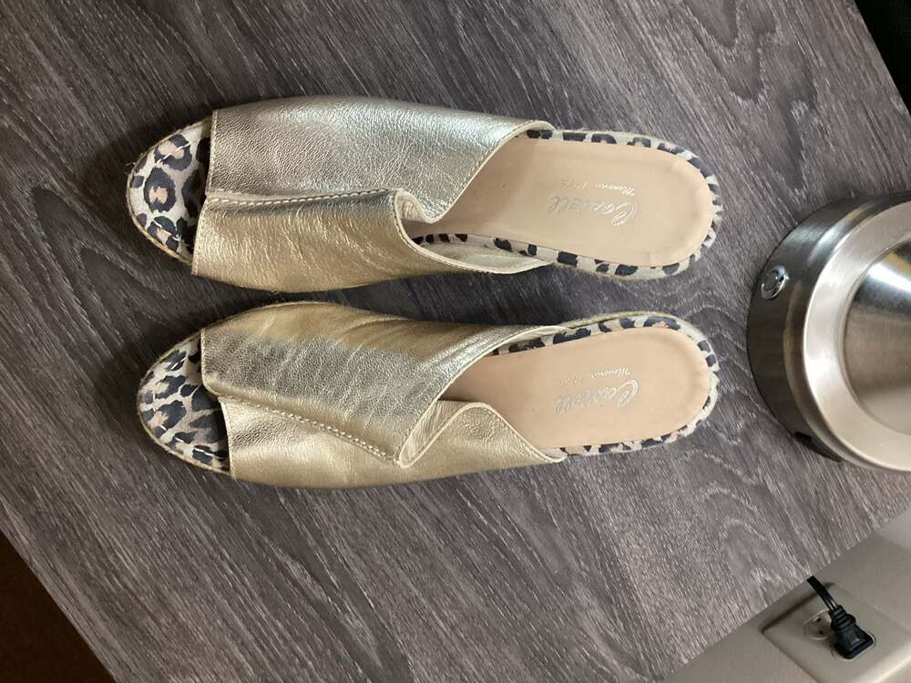 Castell Menorca Gold Metallic Leopard Print Espadrille Wedge Sandals Size 39